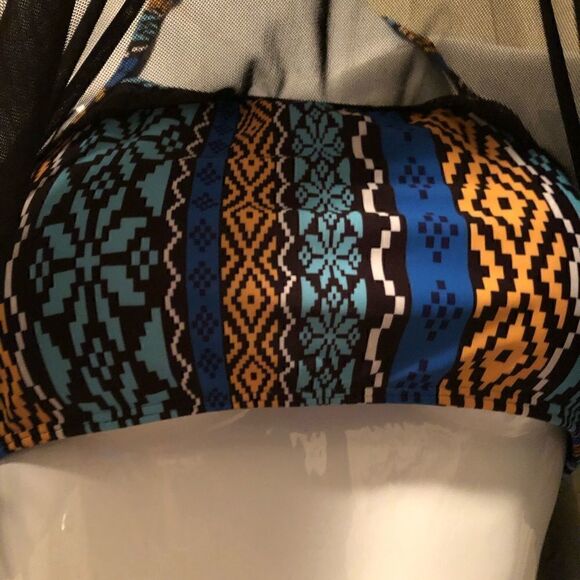 Ruffle bikini size small ties at neck - Picture 5 of 7